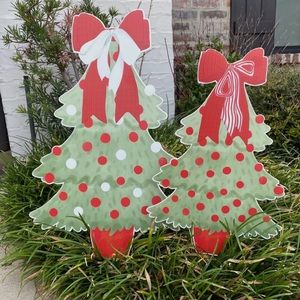 SMALL, MED, & LARGE Christmas tree yard pick